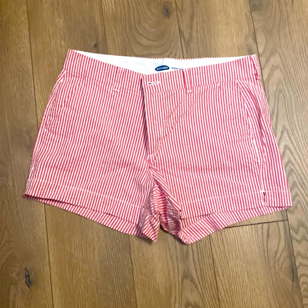 Old Navy Women’s Size 8 Stripped Shorts 3” inseam